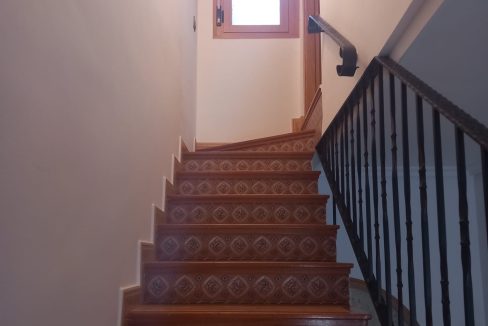 2b6a442a-2e51-40bb-a6a3-28d50678615b